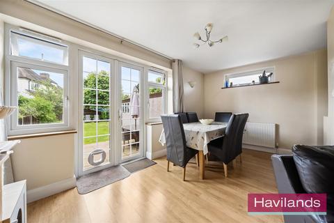 3 bedroom semi-detached house for sale, Colne Road, London