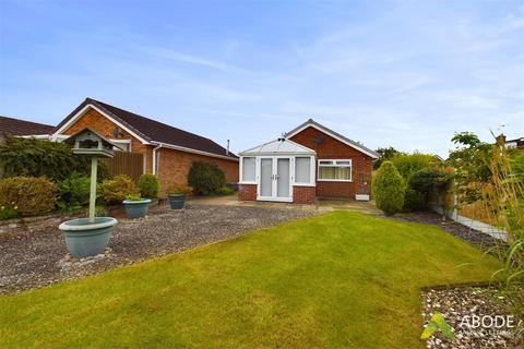 3 bedroom detached bungalow for sale, Pine Walk, Uttoxeter ST14