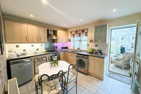 11 Laycock Fields, Cowling, Keighley, BD22 0DN