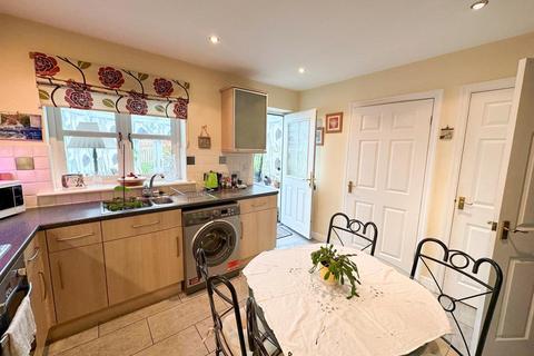 11 Laycock Fields, Cowling, Keighley, BD22 0DN