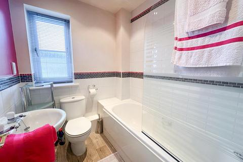 11 Laycock Fields, Cowling, Keighley, BD22 0DN