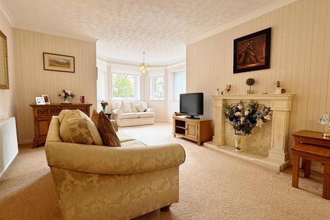 2 bedroom apartment for sale, Princes Court, Clifton Drive North, Lytham St Annes