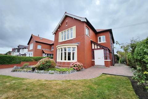 4 bedroom detached house for sale, Links Road, Lytham St Annes