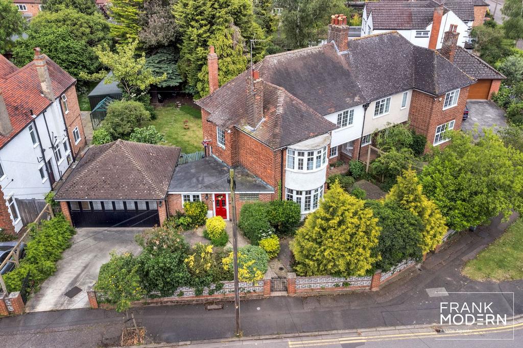 Westwood Park Road, Peterborough, PE3 4 bed semidetached house for sale £425,000