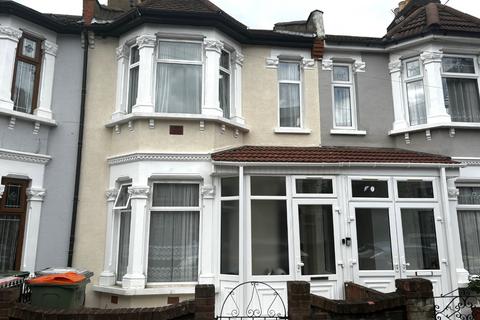 4 bedroom terraced house to rent, Winter Avenue, London,  E6