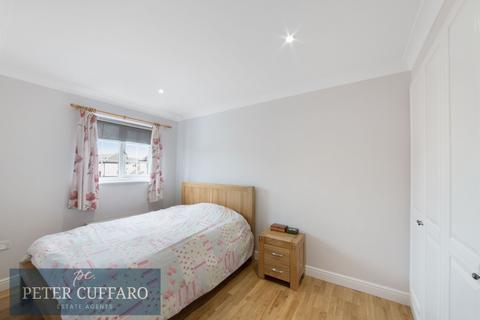 109 Leaforis Road, Cheshunt, Waltham Cross, EN7 6NG