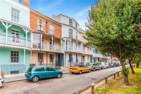 1 bedroom apartment for sale, South Terrace, Littlehampton, West Sussex