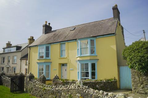 4 bedroom detached house for sale, Seagull Cottage, Parrog, Newport