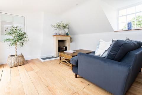 5b Cathedral Green, Wells, BA5 2UD