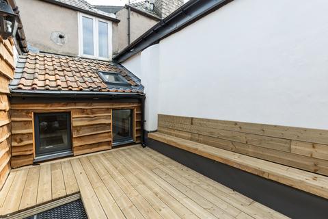 5b Cathedral Green, Wells, BA5 2UD