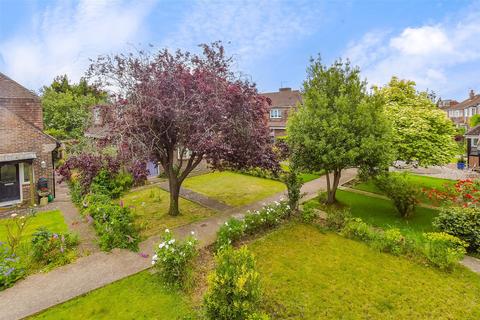 3 bedroom semi-detached house for sale, Manor Close, Havant, Hampshire