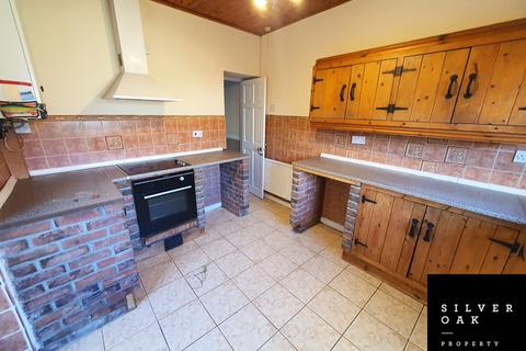 4 bedroom terraced house to rent, New Dock Street, Llanelli, Carmarthenshire