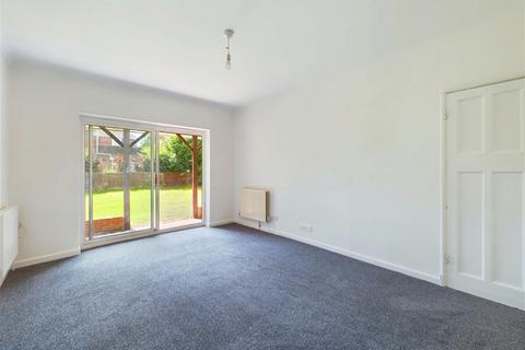 1 bedroom ground floor flat for sale, Mill Road, Worthing, BN11