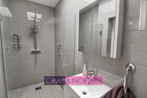 130 Dalmally Road, Croydon, CR0 6LT
