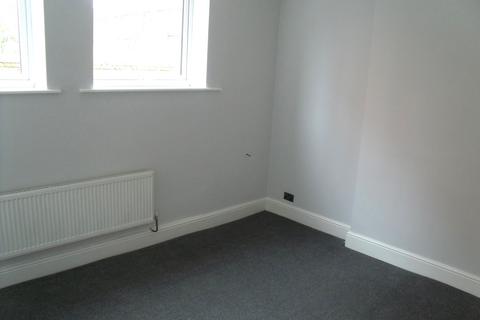 1 bedroom ground floor flat to rent, Forest Road West, Nottingham NG7