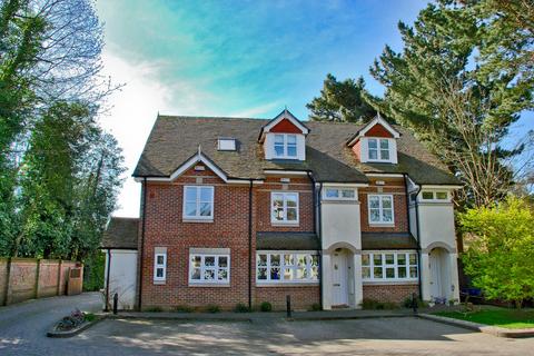 3 bedroom terraced house for sale, Alexandra Mews, Lymington, SO41