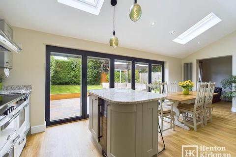 12 Brookside, Billericay, CM11 1DS