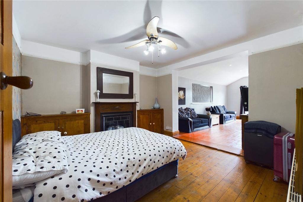 Reception/Bedroom