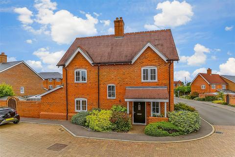 3 bedroom semi-detached house for sale, Churchill Way, Broadbridge Heath, Horsham, West Sussex