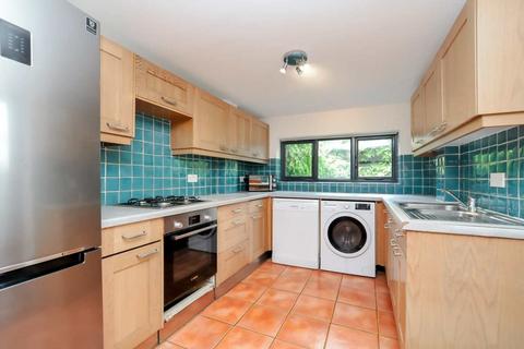 3 bedroom terraced house to rent, Oldfield Road, Stoke Newington