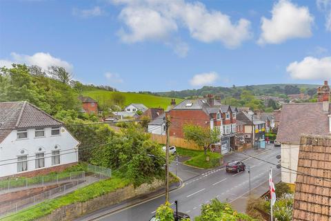 2 bedroom flat for sale, The Broadway, Totland Bay, Isle of Wight