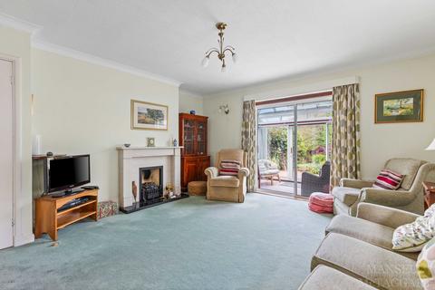 4 bedroom detached bungalow for sale, East Grinstead, East Grinstead RH19