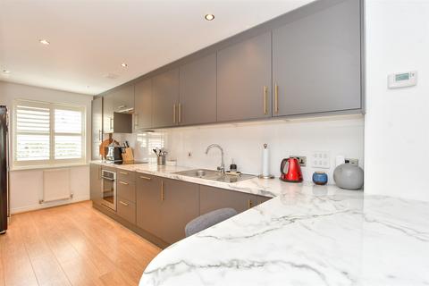 4 bedroom townhouse for sale, East Shore Way, Portsmouth, Hampshire