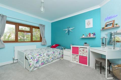 59 The Ridgeway, Chatham, ME4 6PB