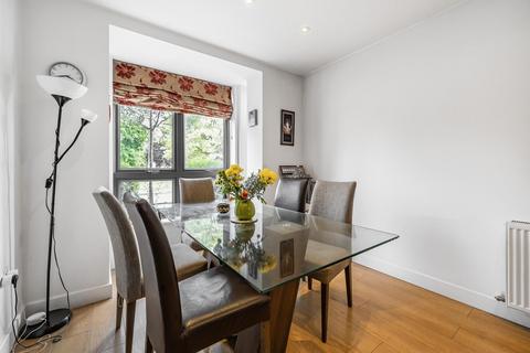8 Wensum Place, Bromley, BR2 7BF