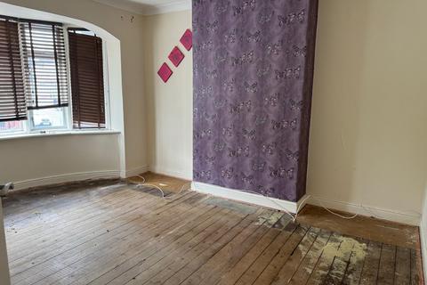 4 bedroom terraced house to rent, Lessingham Avenue, Ilford IG5