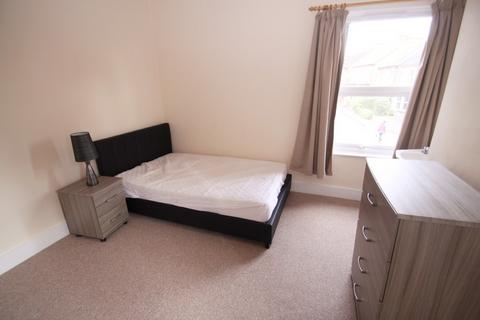 1 bedroom in a house share to rent, Room 4, 48 Cowley Road, Uxbridge