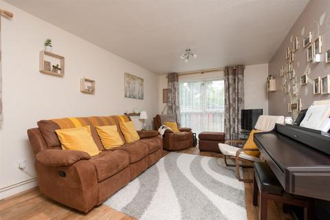 2 bedroom ground floor flat for sale, Laburnum Grove, Northfleet, Gravesend, Kent