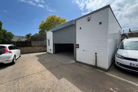 Industrial unit to rent, Bridge Road, Lymington, Hampshire. SO41 9BY