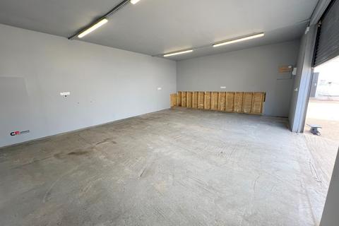 Industrial unit to rent, Bridge Road, Lymington, Hampshire. SO41 9BY