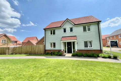 4 bedroom detached house for sale, Kingfisher Green, Rainham