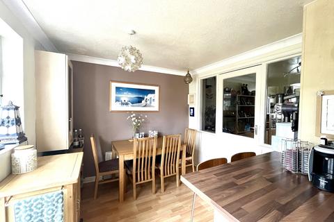 33 Cedarcroft Road, Chessington, KT9 1RS
