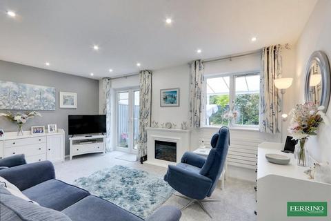 4 Bishops Gate, Lydney, GL15 5TG