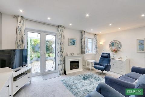 4 Bishops Gate, Lydney, GL15 5TG