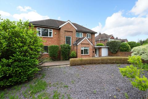 4 bedroom detached house to rent, Oxshott Road, Leatherhead, Surrey, KT22