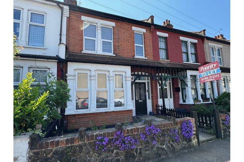 Glenmore Street, SouthendonSea 3 bed terraced house £1,400 pcm (£