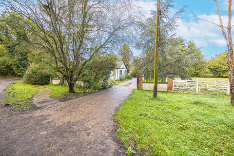 3 bedroom detached bungalow for sale, Holyoak Lane, Hockley, SS5