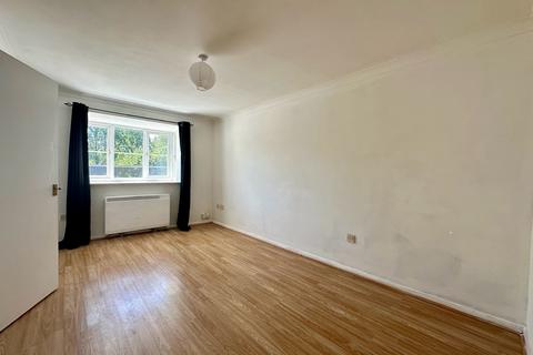 1 bedroom flat for sale, Grays, Essex, RM17