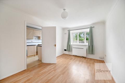 1 bedroom flat for sale, Grays, Essex, RM17