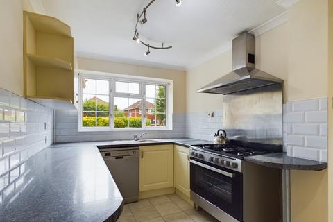 4 bedroom flat to rent, Cumberland Avenue, Brighton Hill, Basingstoke, RG22