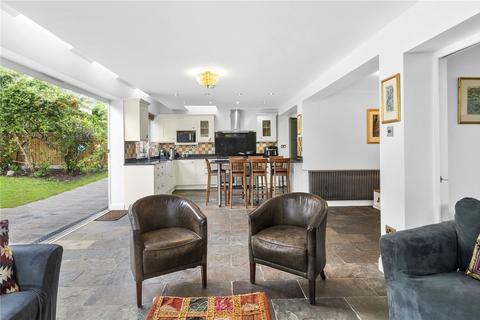 5 Merrilyn Close, Claygate, Esher, KT10 0EQ