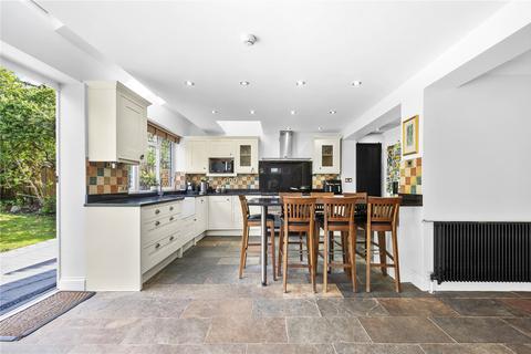 5 Merrilyn Close, Claygate, Esher, KT10 0EQ