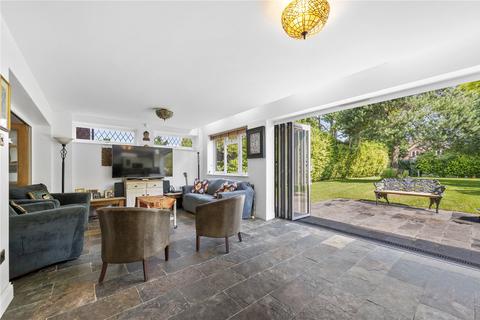5 Merrilyn Close, Claygate, Esher, KT10 0EQ