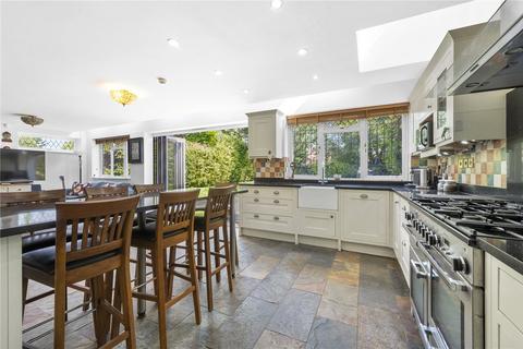 5 Merrilyn Close, Claygate, Esher, KT10 0EQ
