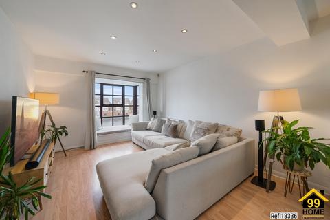 3 bedroom penthouse for sale, Rope Street, Surrey Quays, London, SE16