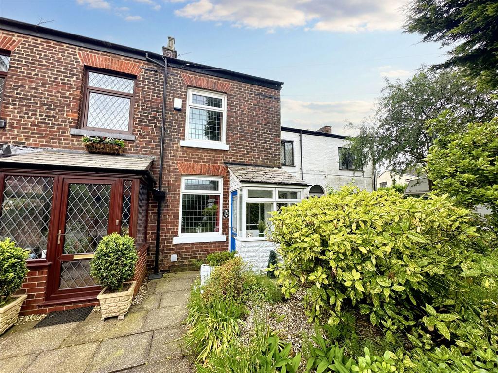 Higher Lane, Whitefield, M45 2 bed terraced house for sale £250,000